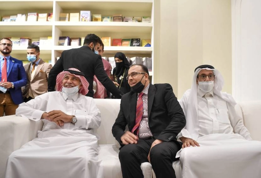 وزير الإعلام المكلّف يزور معرض الرياض الدولي للكتاب ويشيد بالثقافة العراقية