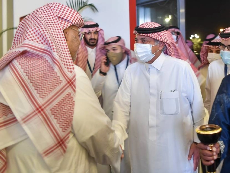 وزير الإعلام المكلّف يزور معرض الرياض الدولي للكتاب ويشيد بالثقافة العراقية