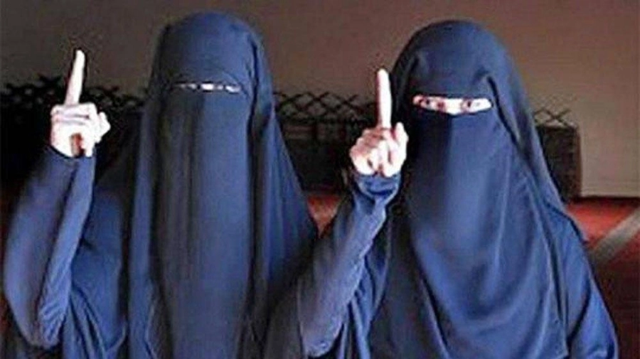 نساء غرر بهن التنظيم الإرهابي (مكة)