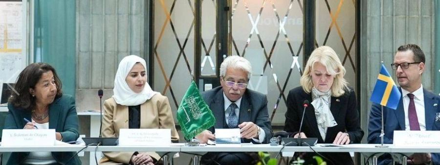 






القصبي خلال اجتماع مجلس الأعمال