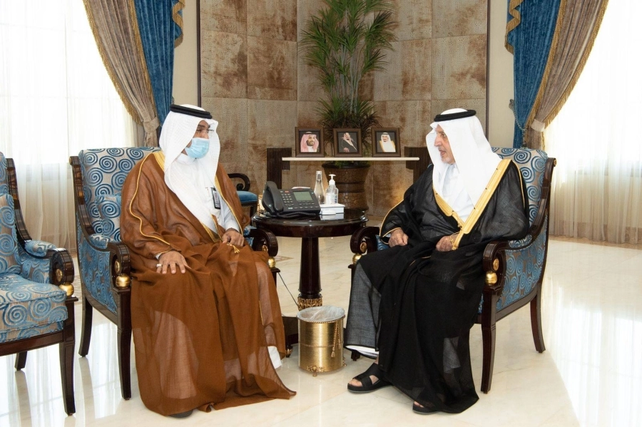 أمير منطقة مكة يستقبل مدير بريد المنطقة