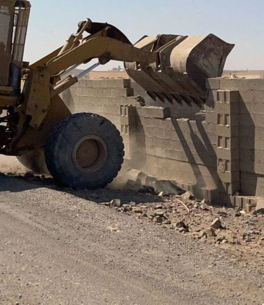 أمانة جدة تزيل تعديات على أراضٍ حكومية بمساحة 50 ألف متر بنطاق طيبة