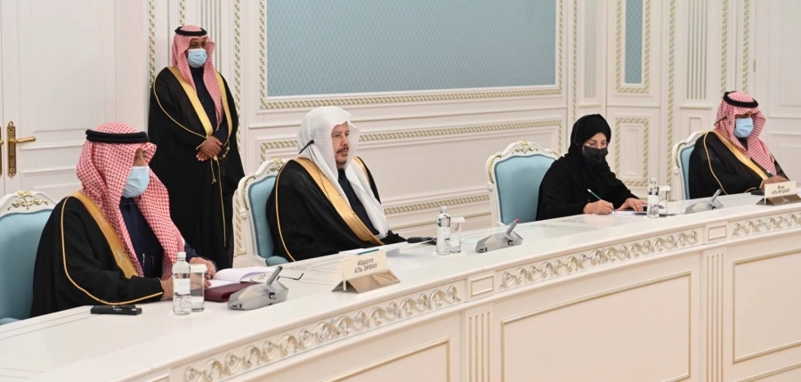 رئيس جمهورية كازاخستان يستقبل رئيس مجلس الشورى ويقلده بوسام الصداقة