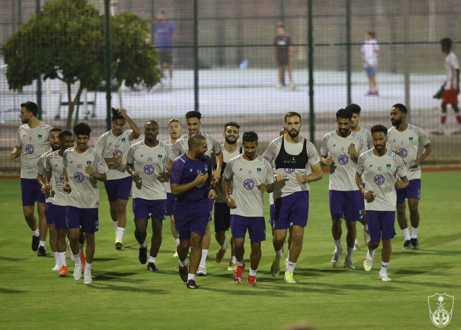 من تدريبات الأهلي استعدادا لملاقاة الطائي  (مكة)