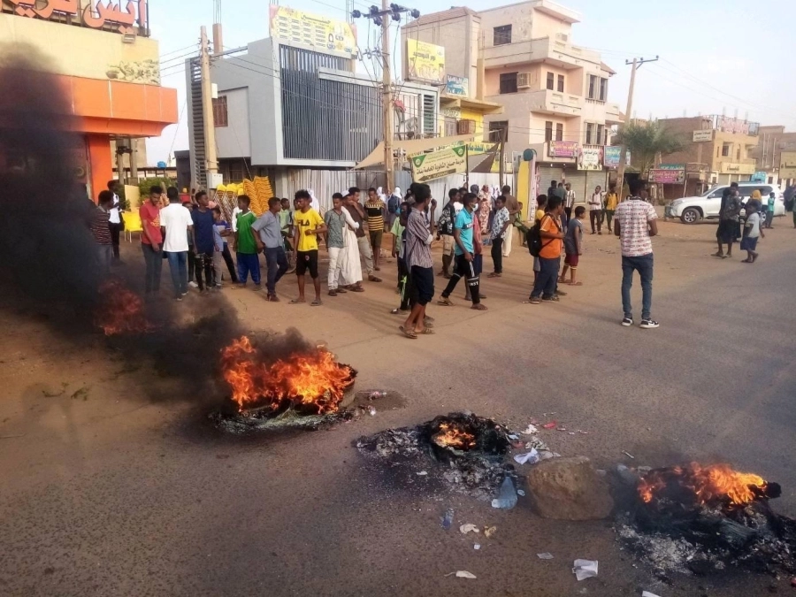 






قلق وترقب في شوارع السودان