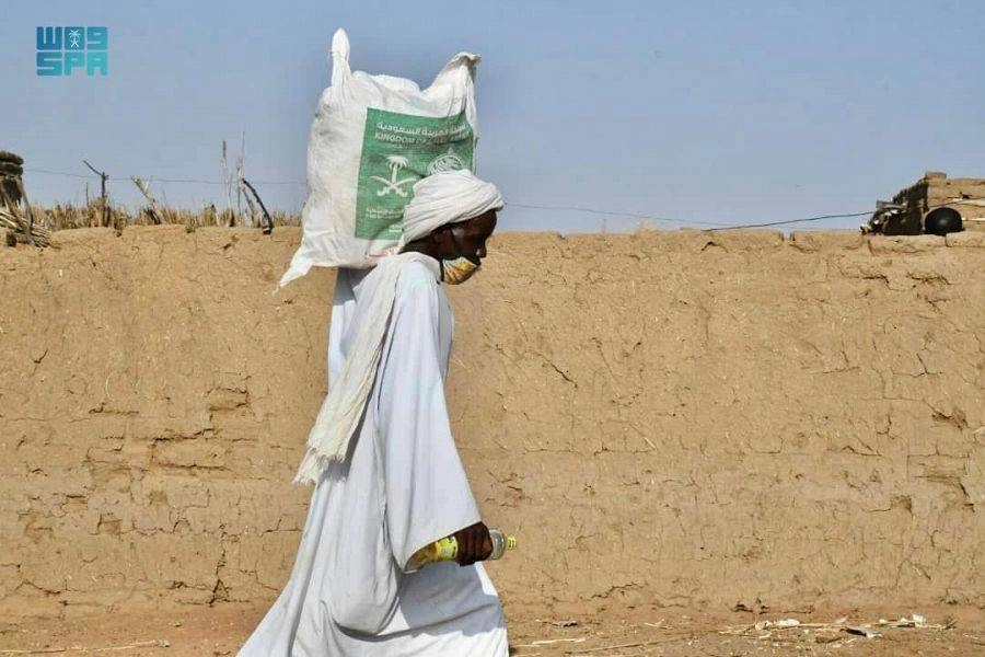 






أحد المستفيدين من المساعدات