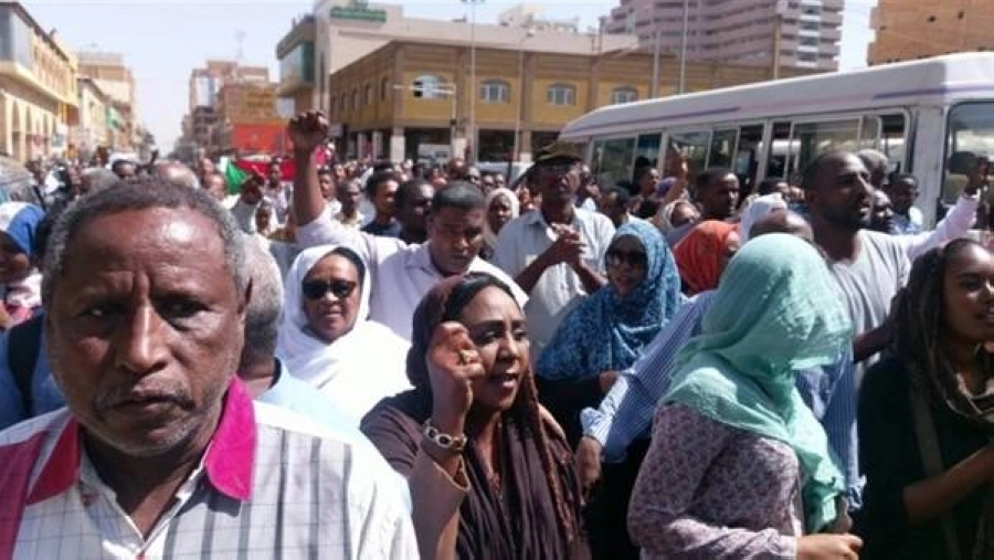 






جانب من احتجاجات السودان                                                     (مكة)