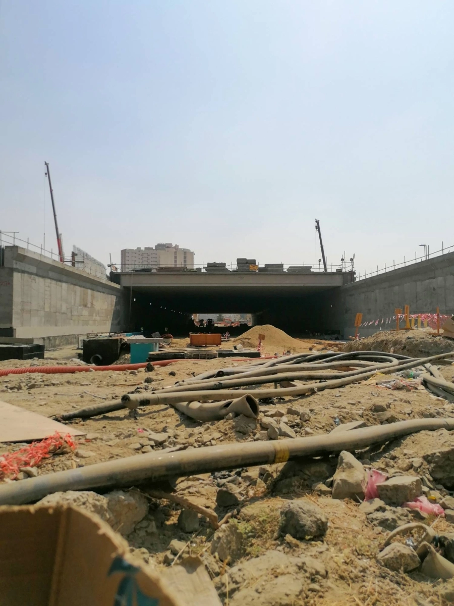 من أعمال البنية التحتية لمترو القطار والأنفاق بالعاصمة المقدسة.   (أنس الحارثي)
 