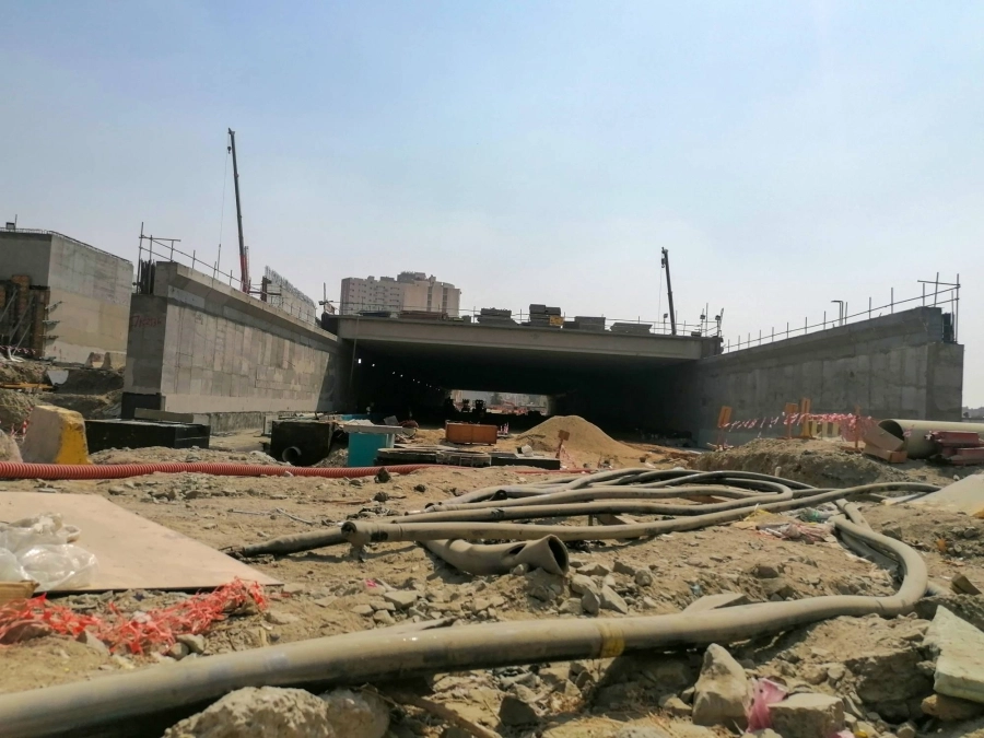 من أعمال البنية التحتية لمترو القطار والأنفاق بالعاصمة المقدسة.   (أنس الحارثي)
 