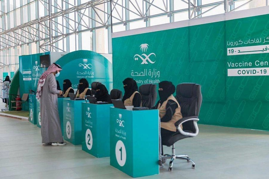 






كادر صحي بأحد مراكز التطعيم                                                                                     (مكة)