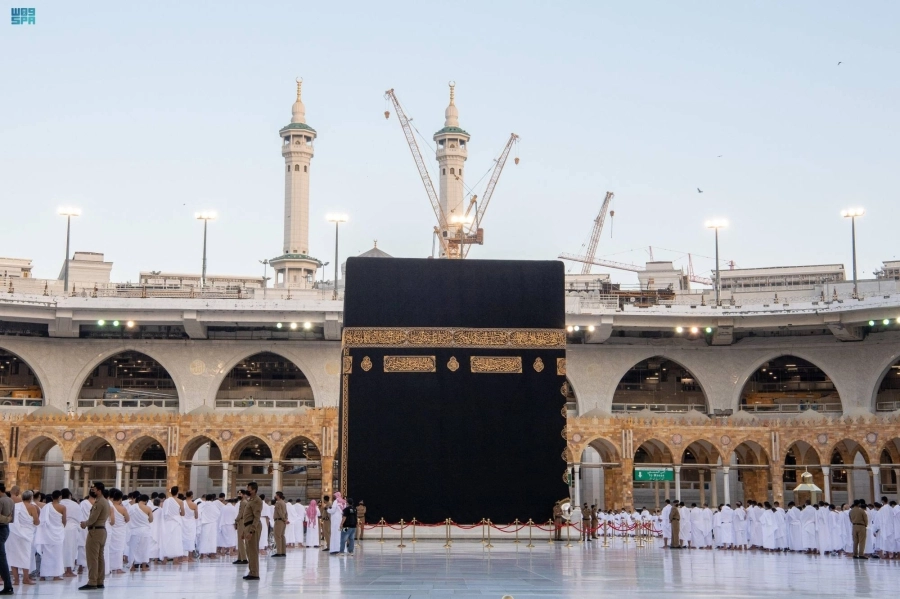 جموع المصلين بالمسجد الحرام (مكة)