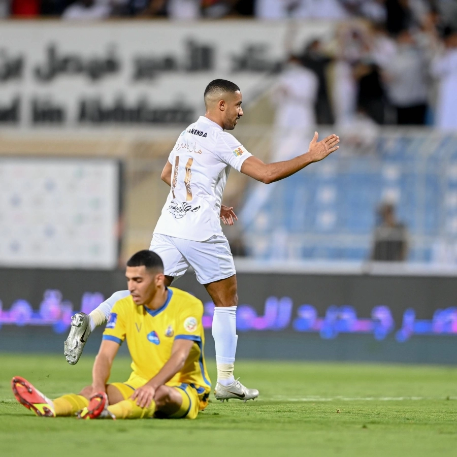 هتان باهبري يحتفل بهدفه في النصر  (مكة)