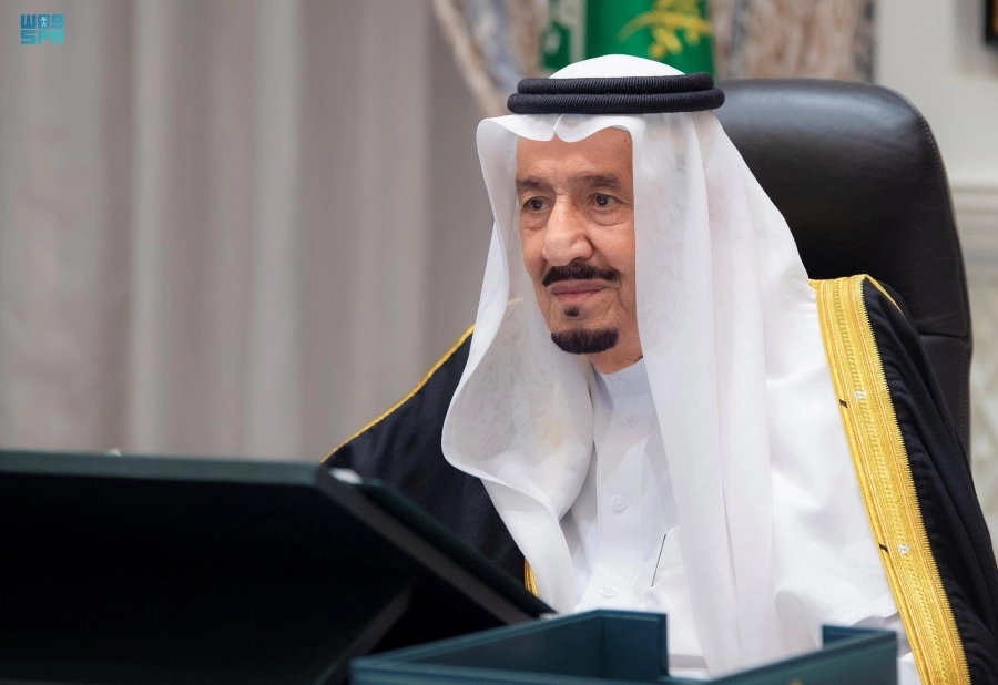 خادم الحرمين خلال الجلسة                                   (واس)