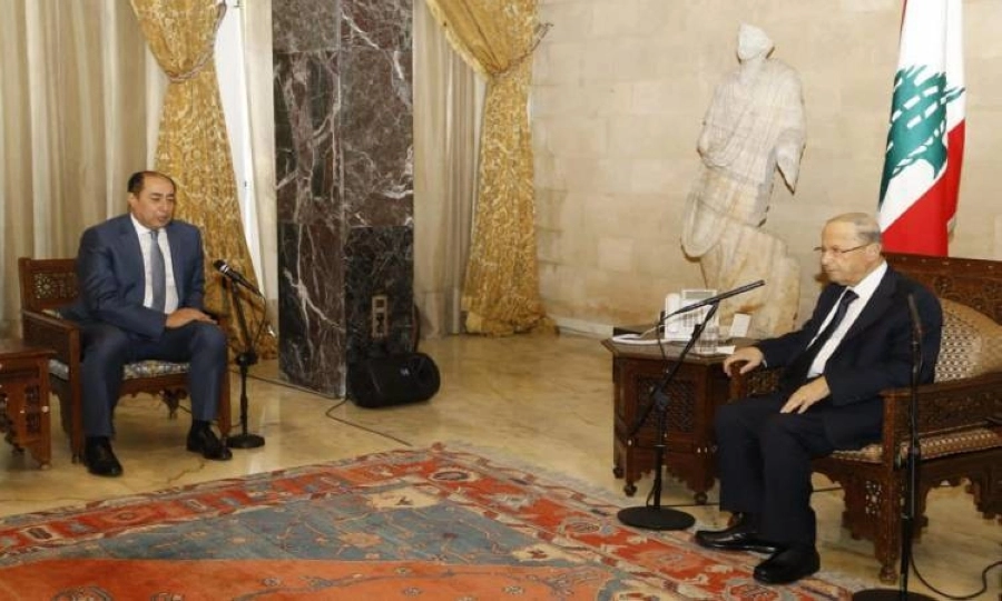 






ميشيل عون لدى لقائه حسام زكي