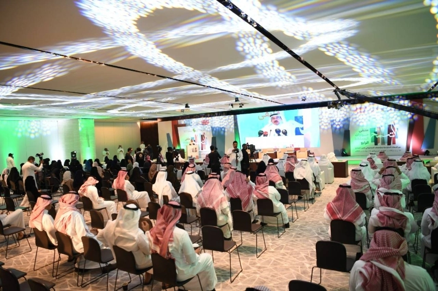 جانب من جلسات الملتقى (مكة)