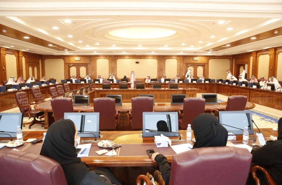 أعضاء مجلس الشورى يزورون جامعة طيبة