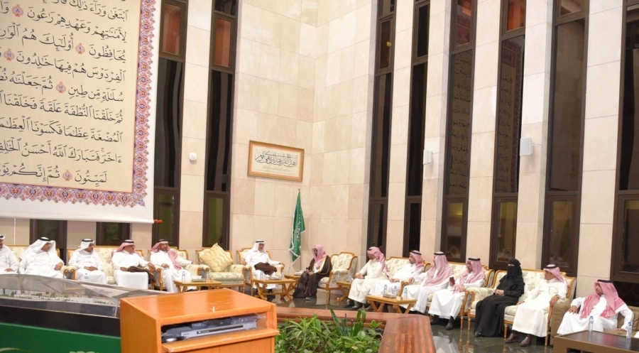 أعضاء مجلس الشورى يزورون جامعة طيبة