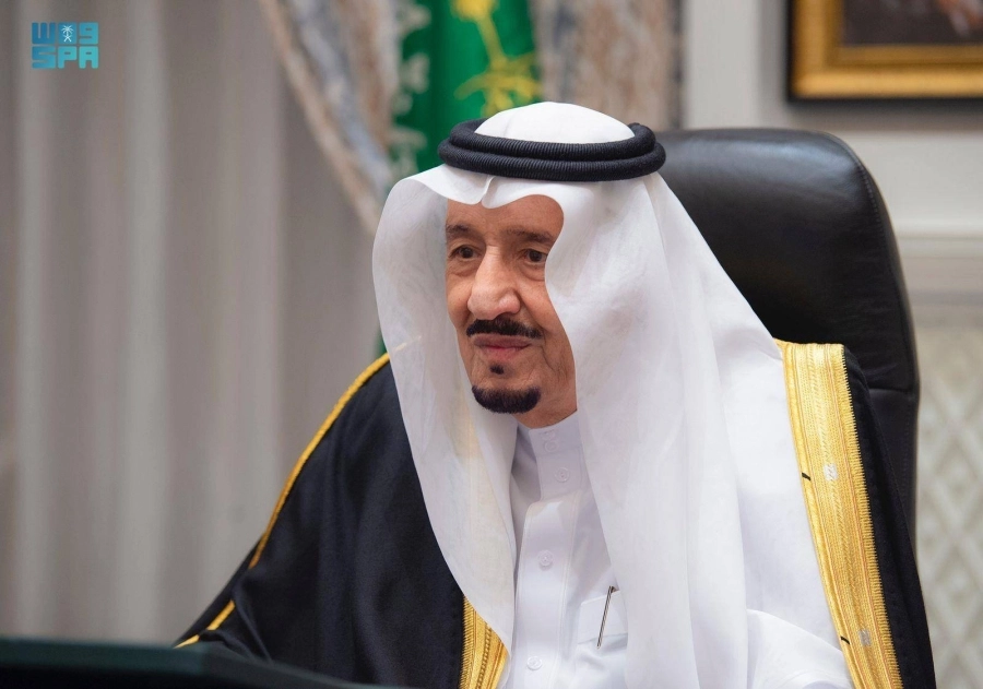 






خادم الحرمين خلال ترؤسه جلسة مجلس الوزراء عبر الاتصال المرئي                                         (واس)