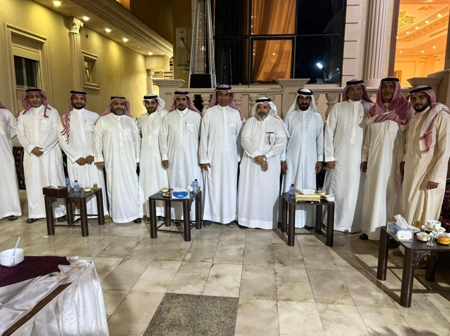 رجال أعمال مكة والرياض في لقاء عند الدعجاني