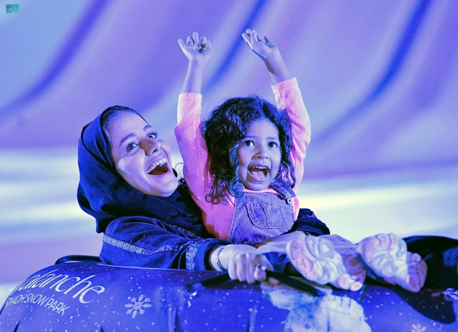 من فعاليات قبة الثلج التي تقدم فعاليات شتوية كالتزلج، وجدار التسلق، وحديقة الثلج، والهوكي في «بوليفارد رياض سيتي».
