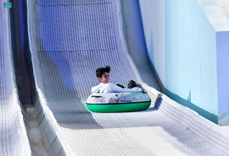 لعبة الزحليقة العملاقة في بوليفارد سيتي الرياض                                                  (مكة)