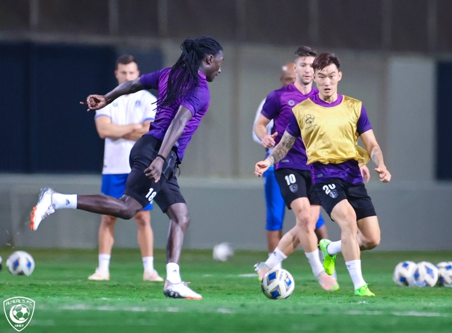 تدريبات الهلال بملعبه