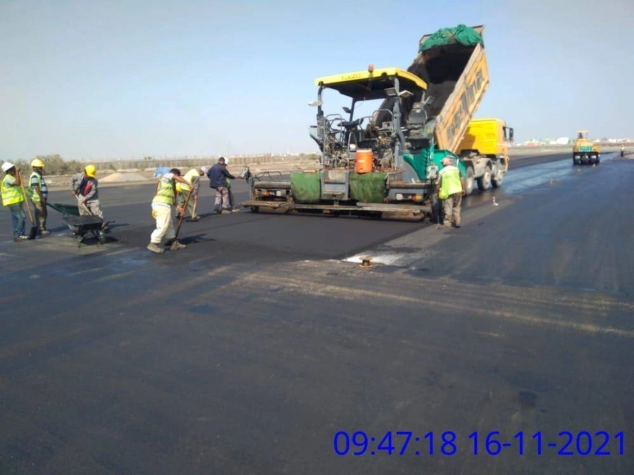 البرنامج السعودي لتنمية وإعمار اليمن يواصل أعمال تأهيل وتطوير مطار عدن الدولي