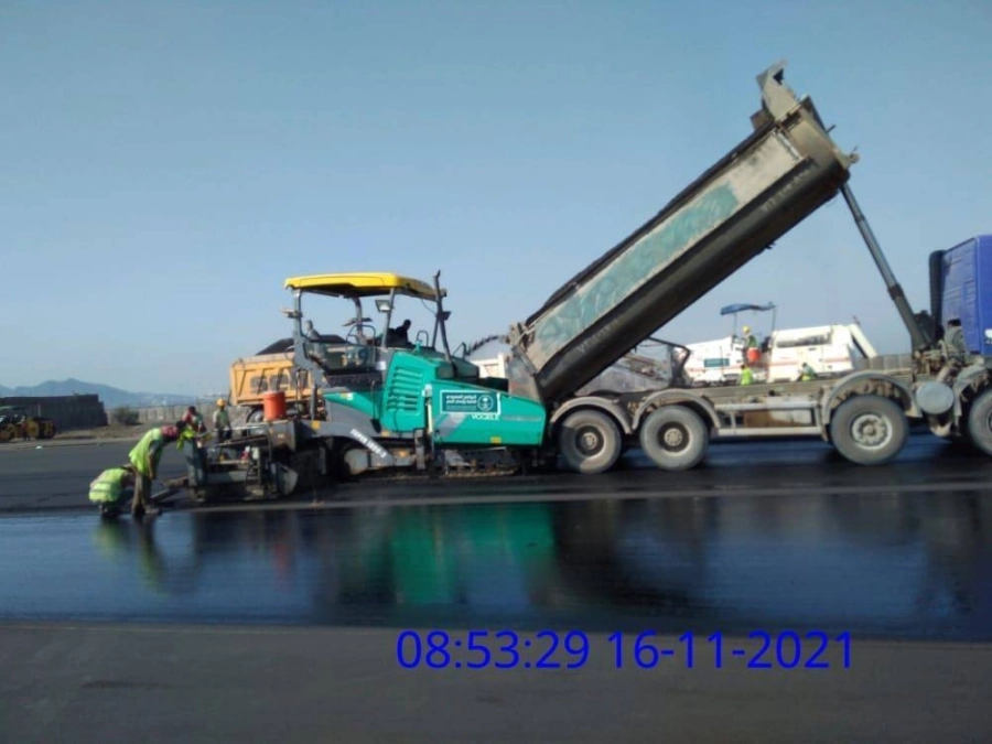 البرنامج السعودي لتنمية وإعمار اليمن يواصل أعمال تأهيل وتطوير مطار عدن الدولي