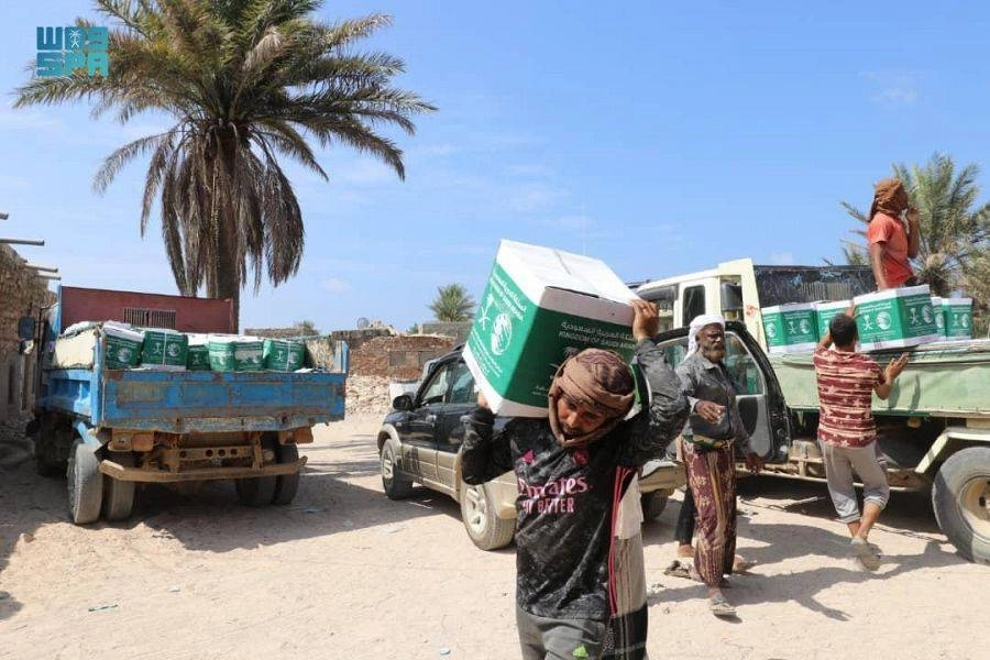 






أحد المستفيدين من السلال الغذائية