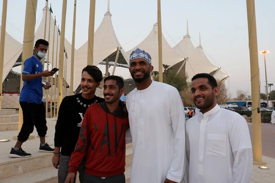 علي الحبسي قبل بداية المباراة