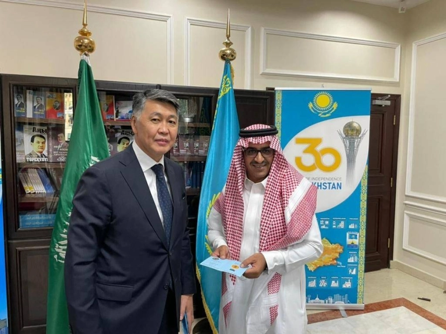 مركز البحوث والتواصل المعرفي يشارك في طاولة حوار بمناسبة مرور ثلاثين عاما على استقلال كازاخستان