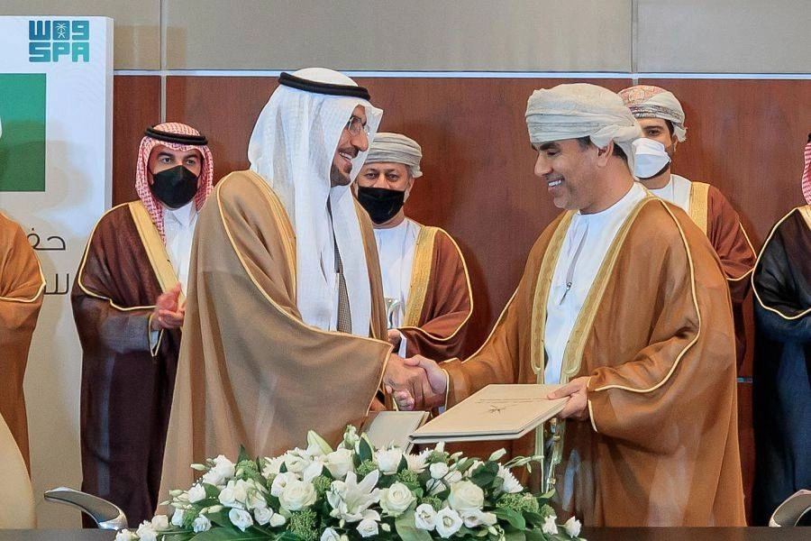 من توقيع المذكرا ت (واس)