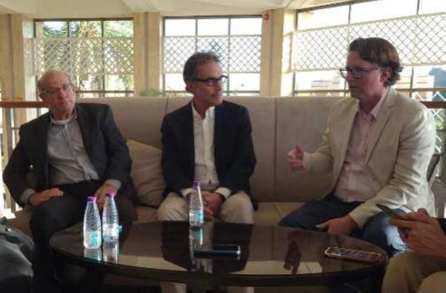 هشام فقيه والمدربون خلال حديثهم للصحيفة (مكة)