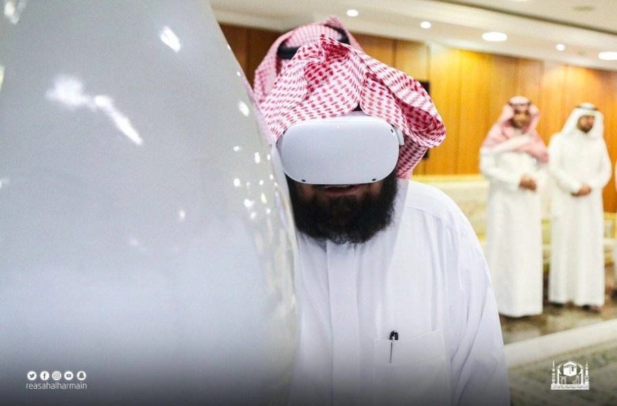 عبدالرحمن السديس خلال التدشين (مكة) 