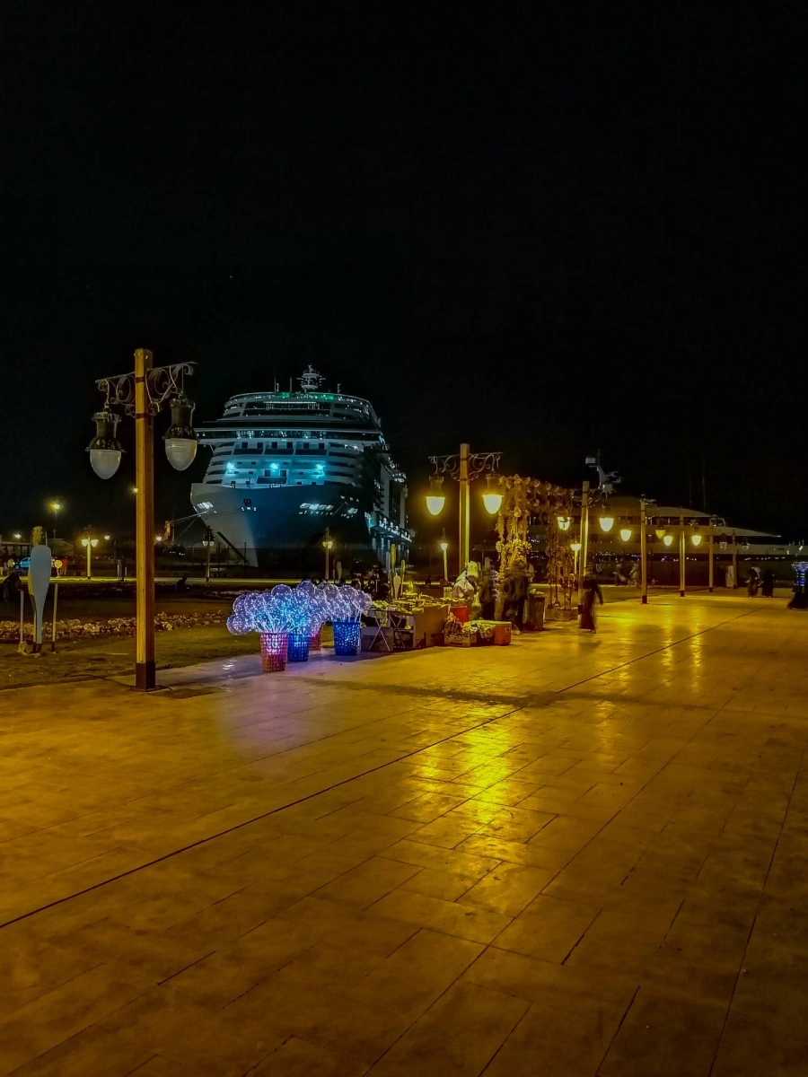 من الفعاليات المصاحبة لمهرجان شتاء ينبع، والتي جذبت معها الزوار ضمن تجارب سياحية وباقات خاصة تشمل الوجهات والأنشطة، بما يناسب كل أفراد الأسرة ومختلف فئات المجتمع من مواطنين ومقيمين.

