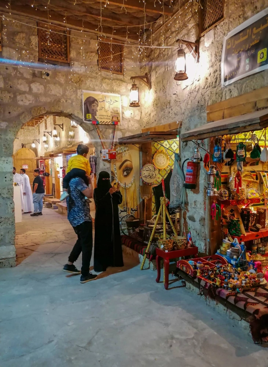 من الفعاليات المصاحبة لمهرجان شتاء ينبع، والتي جذبت معها الزوار ضمن تجارب سياحية وباقات خاصة تشمل الوجهات والأنشطة، بما يناسب كل أفراد الأسرة ومختلف فئات المجتمع من مواطنين ومقيمين.

