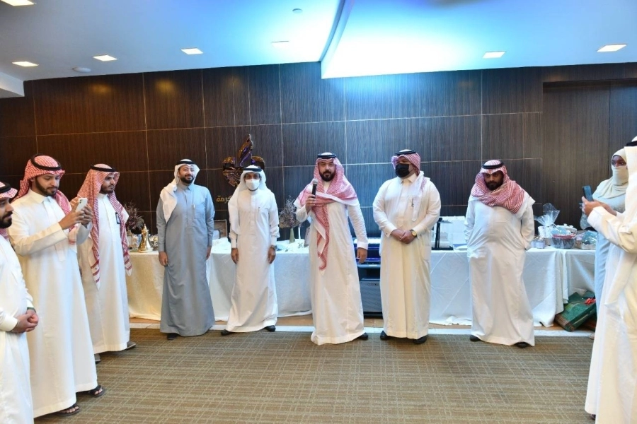 "غرفة مكة" تخرج 15 متدربة من الدورة السابعة لفنون "الديكوباج"