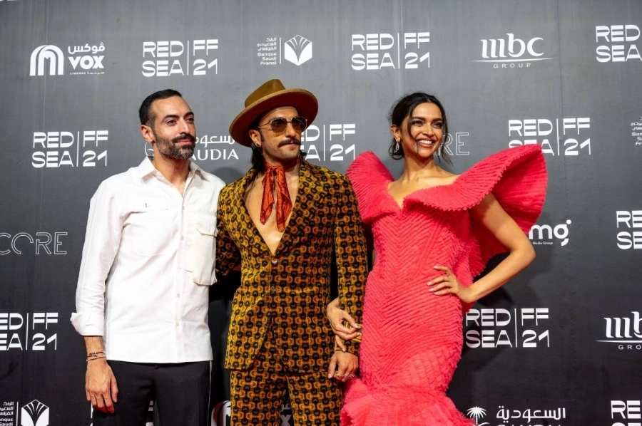 رانفير سينغ وديبيكا بادوكون يختتمان مهرجان البحر الأحمر
السينمائي
