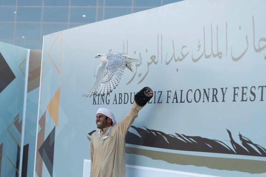 مهرجان الملك عبدالعزيز للصقور يختتم مسابقاته بمشاركة 2110 صقور