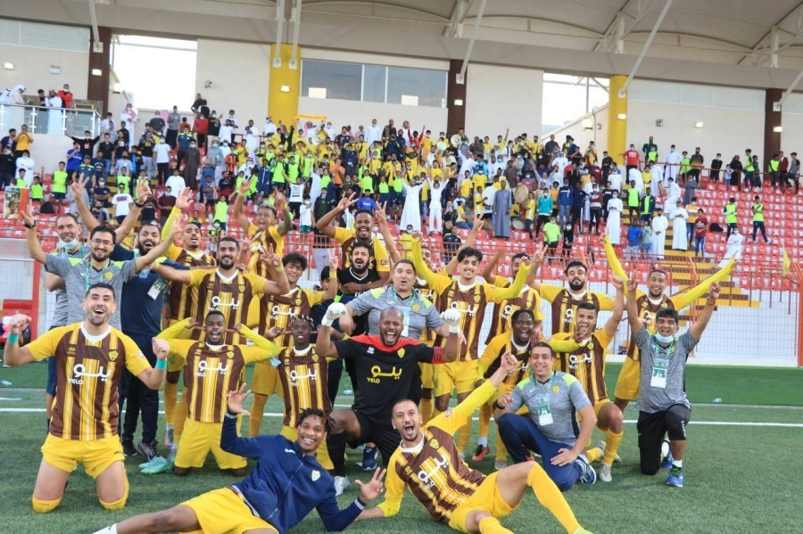 






فرحة أحد بعد فوزه على الدرعية