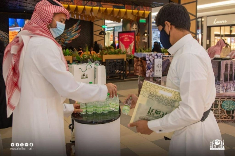 رئاسة الحرمين تحتفي باليوم العالمي للغة العربية 