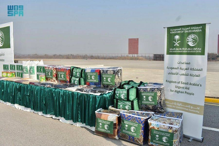 



المساعدات الغذائية والإيوائية بعد وصولها