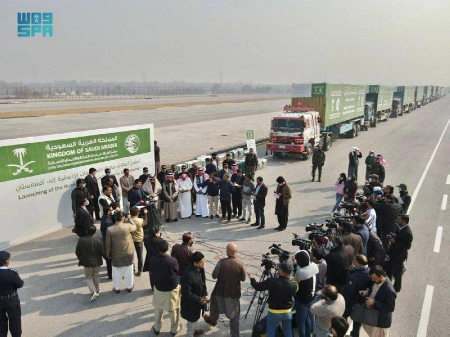 



الشاحنات السعودية لدى وصولها إلى كابول                        (واس)