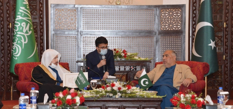 رئيس مجلس الشورى يعقد جلسة مباحثات رسمية مع رئيس الجمعية الوطنية بجمهورية باكستان الإسلامية في إسلام أباد