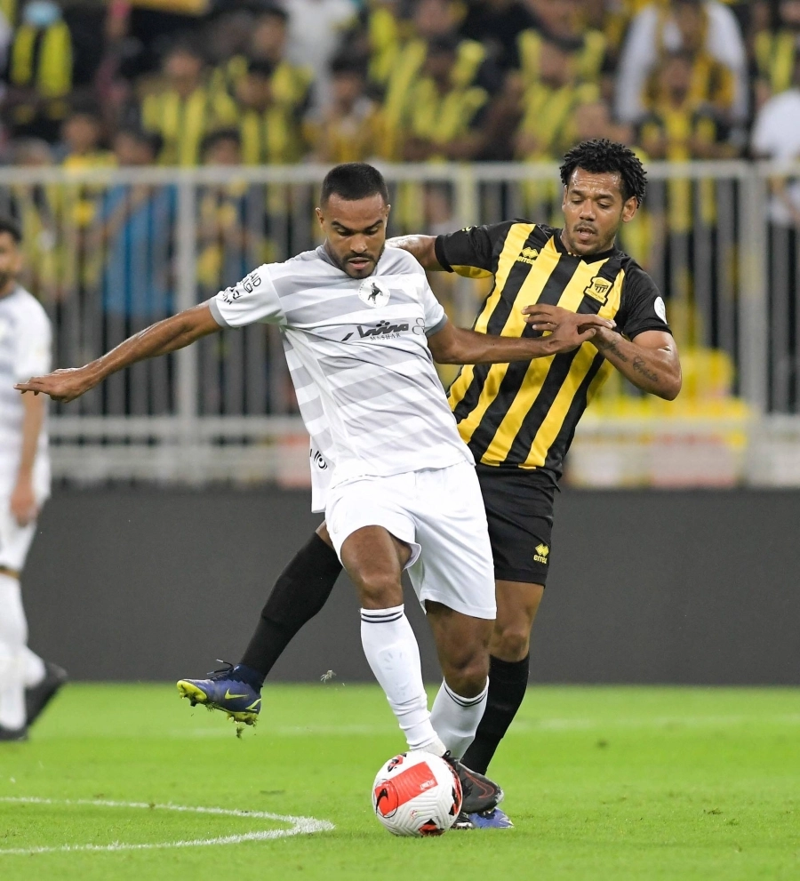 من مباراة الاتحاد والطائي    (مكة)