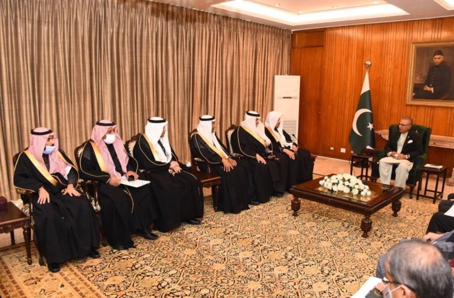 رئيس مجلس الشورى خلال لقائه الرئيس الباكستاني 