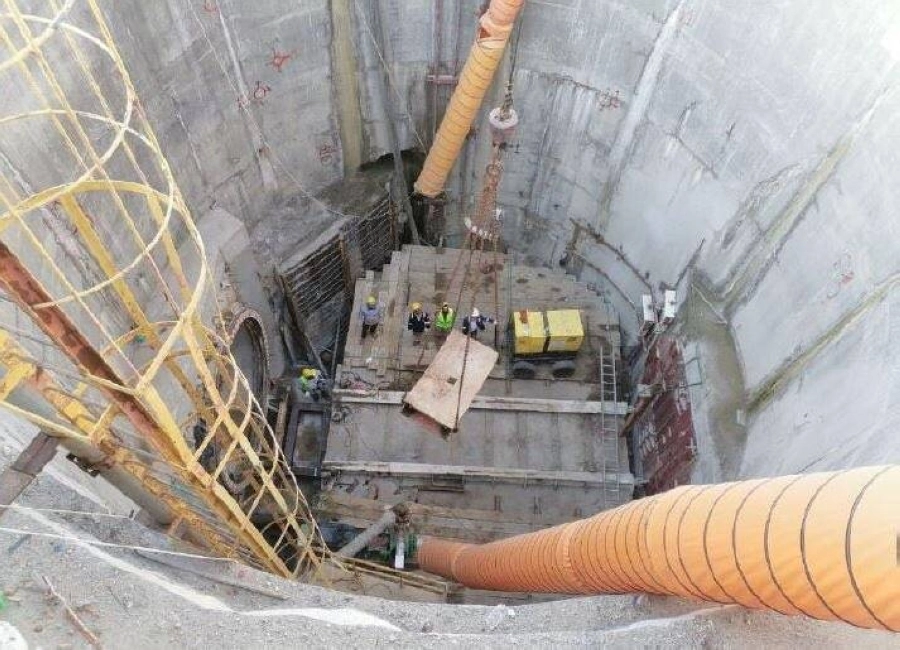 جانب من العمل في نفق السلام (مكة)