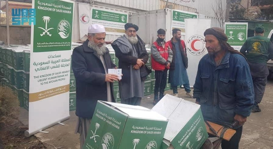 



جانب من عمليات تسليم السلال الغذائية