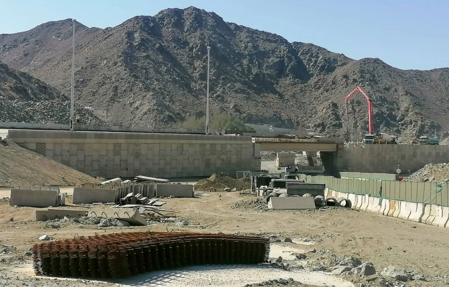 استكمال تنفيذ الجزء المتبقي من الطريق الدائري الثالث في العاصمة المقدسة بطول 3.2 كلم، من نهاية تقاطع شارع الجزائر إلى تقاطع التنعيم.
