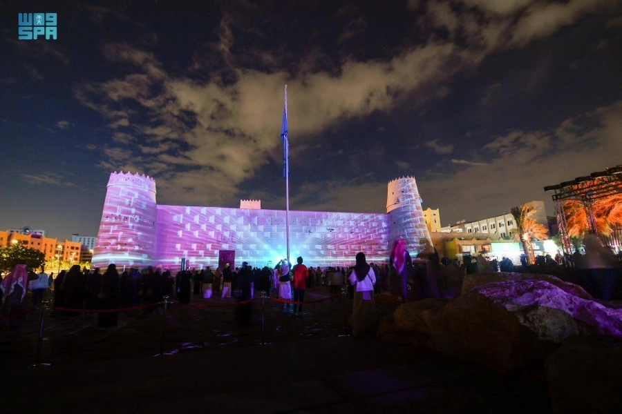 من العروض الفلكلورية                                                                                         (مكة)